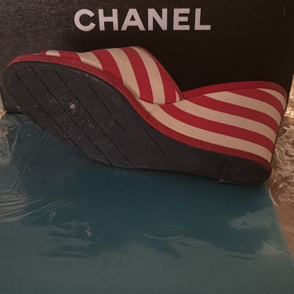 Worn a couple of times wedge sandal - Picture 3 of 3